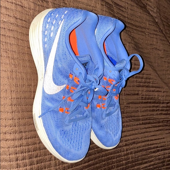 Shoes - Picture 2 of 5